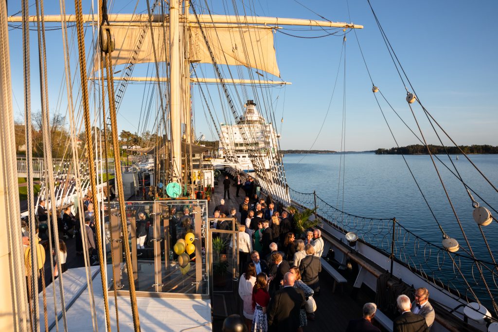 Evening party onboard Pommern